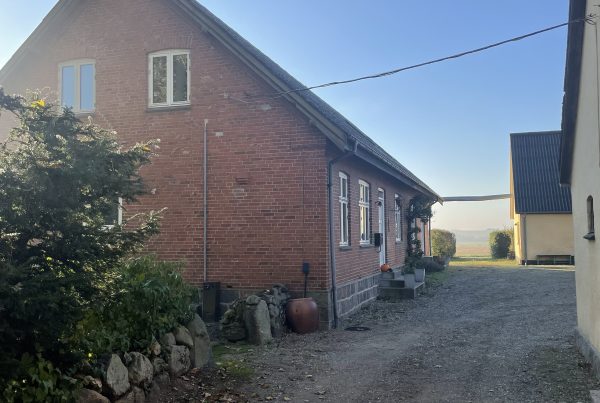 Bolig med indkørsel