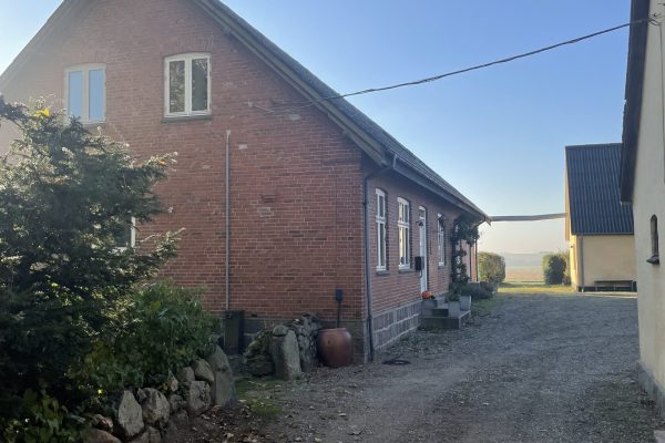 Bolig med indkørsel