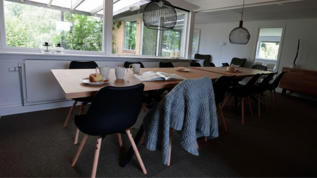 Spisestue Familiestedet Samala, med kaffe og kage